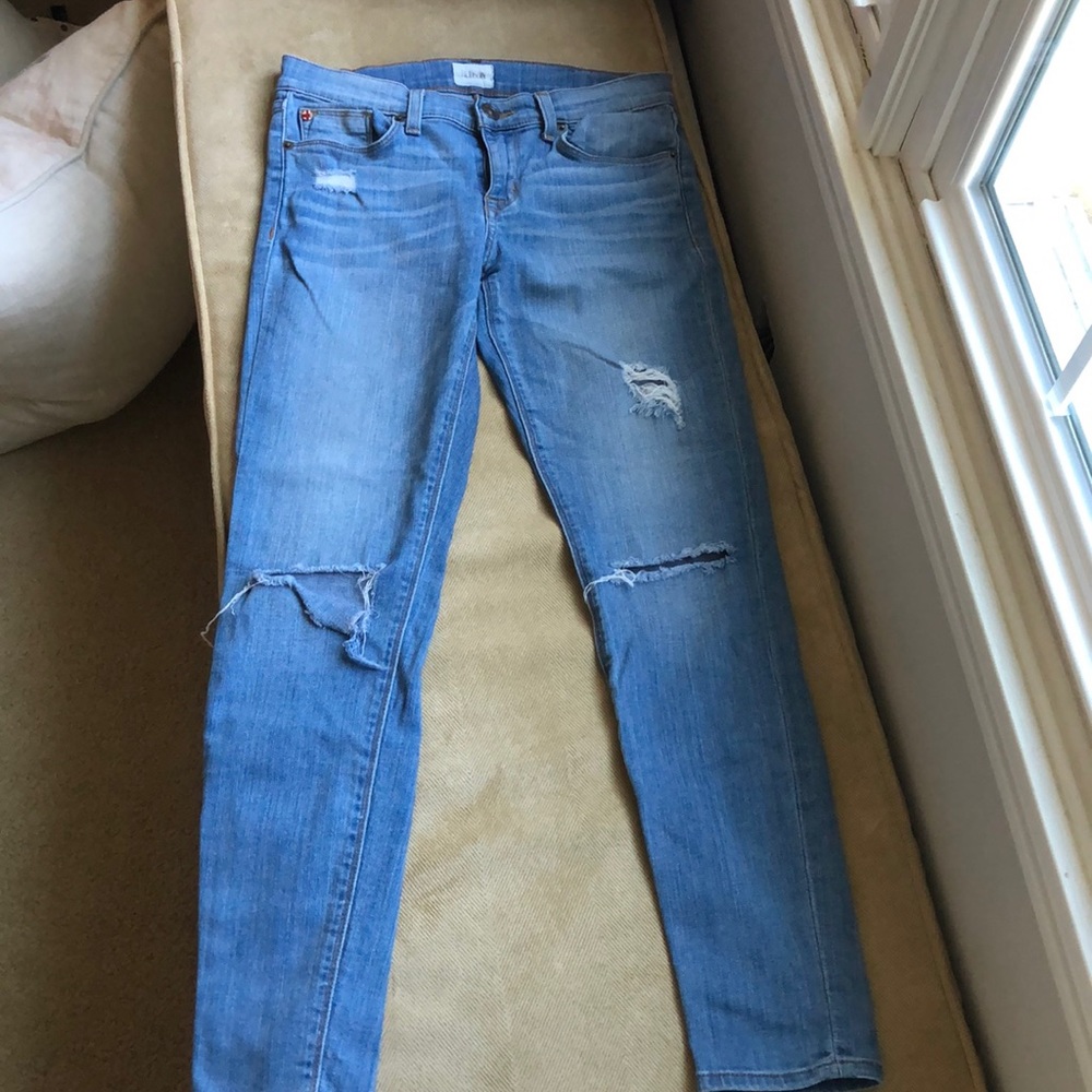 HUDSON LIGHT WASH DISTRESSED JEANS